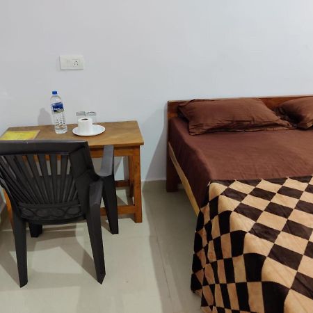 Rishi House Hotel อารัมบล ภายนอก รูปภาพ