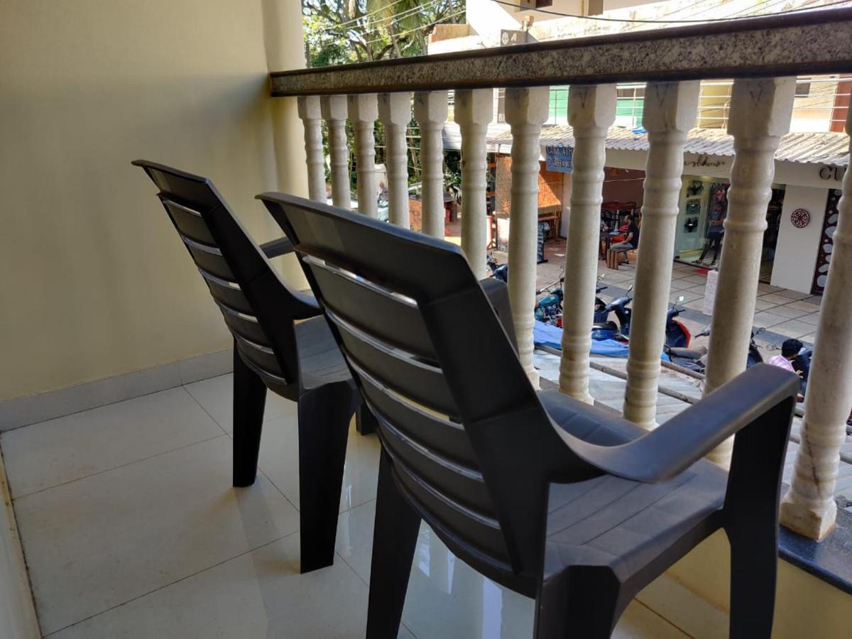 Rishi House Hotel อารัมบล ภายนอก รูปภาพ