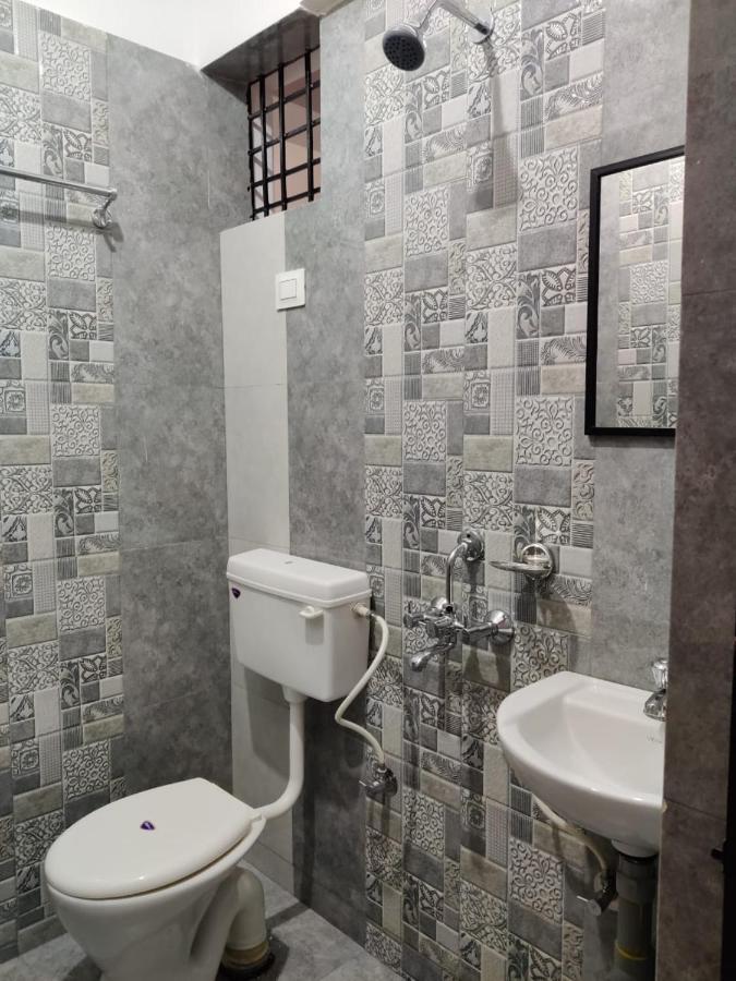 Rishi House Hotel อารัมบล ภายนอก รูปภาพ